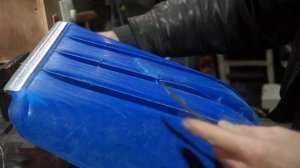 Лопнула пластиковая лопата не беда всё ремонтируется