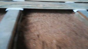 Дешовое утепление потолка с мансардным этажом ( опилки с известью)