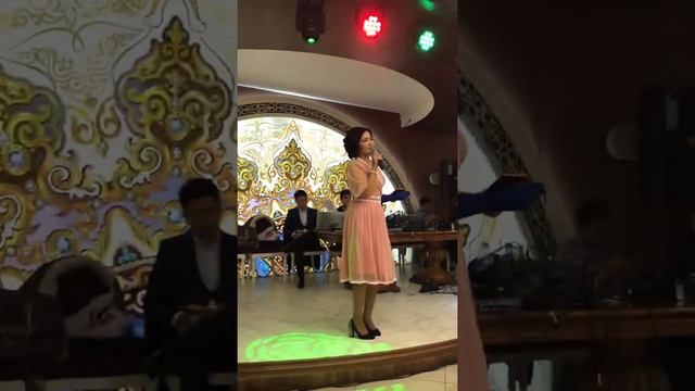 Келин Айжан на тойе ТiЛашар Ныгмета 9.11.2019 ресторан Кереге 👍🏼❤️ смотреть онлайн
