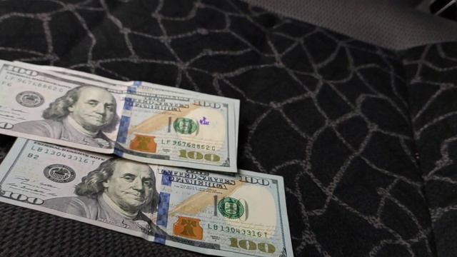 Как проверить валюту? #валюта #ультрафиолет #фонарик смотреть онлайн