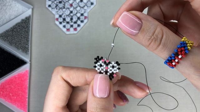 Фигурка Куроми из бисера в технике крестик. Hello Kitty смотреть онлайн