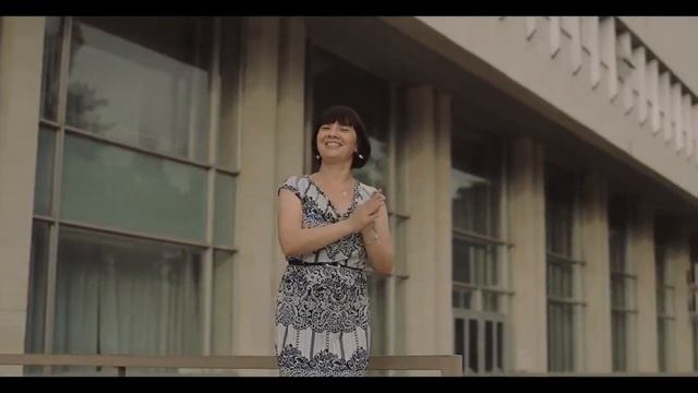 Поздравление выпускникам от родителей ,клип подарок на выпускной смотреть онлайн