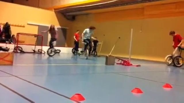 Танго на юнике смотреть онлайн