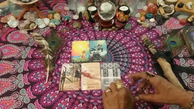 How to Read Tarot & Oracle cards...Together | A Viewer Question смотреть онлайн