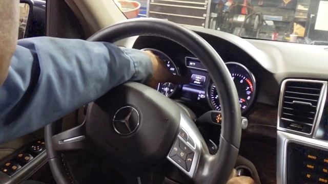 2013 Mercedes ML350 oil light reset смотреть онлайн