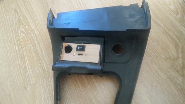 Разветвитель гнезда прикуривателя с USB в пепельницу ВАЗ 2110 смотреть онлайн