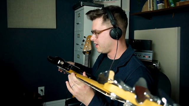 VINTAGE vs. MODERN P-Bass: 1966 vs. 2015 Precision Bass Comparison смотреть онлайн