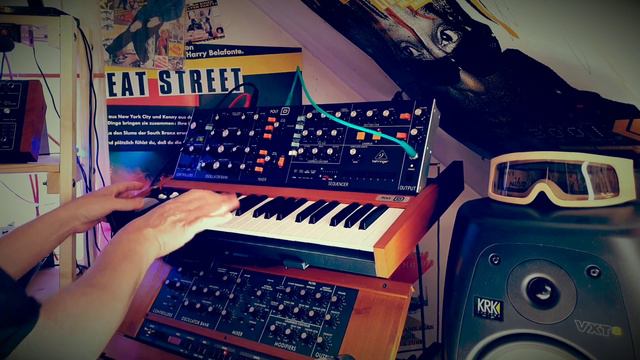 I need no 70s minimoog anymore.... in love with the Power of the behringer poly d смотреть онлайн
