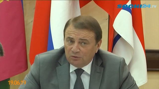 Перевозчики, работающие в Сочи на старых автобусах потеряют контракты смотреть онлайн