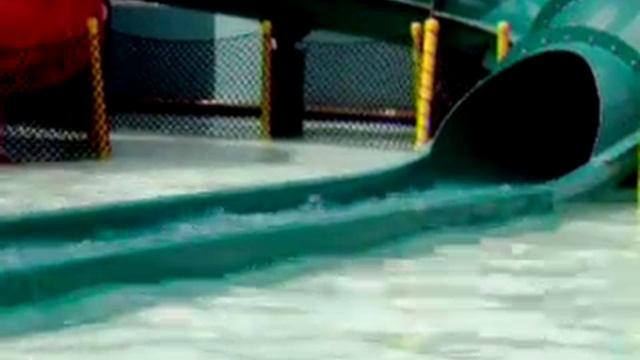 Waterslide De Palm Island смотреть онлайн