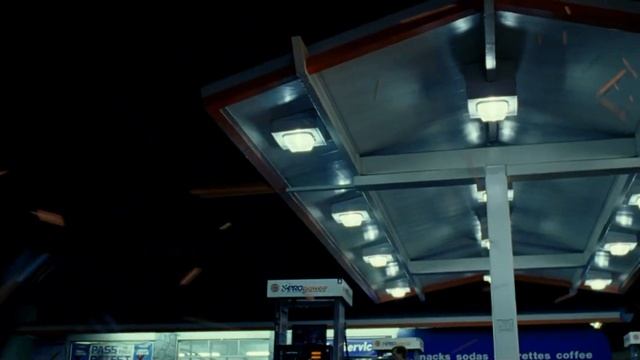 "Константин" демон нападает на Джона Константина на улице смотреть онлайн