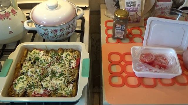 Картошечка в духовке, да с селедочкой Иваси Очень вкусно! смотреть онлайн