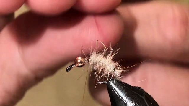 Вязание мушки Хариусовая нимфа Holy Grail Caddis смотреть онлайн