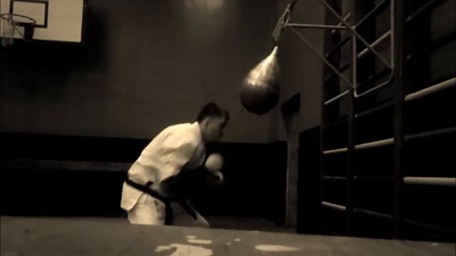 Боковой удар (хук) как бить жестко смотреть онлайн