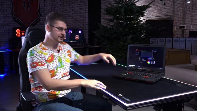 Обзор геймерского стола Thermaltake RGB Battlestation Level 20 в Boiling Machine смотреть онлайн