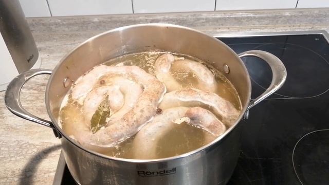 Домашняя колбаса варится в кастрюле смотреть онлайн