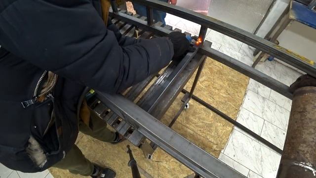 Транспортер веток СВОИМИ РУКАМИ | Измельчитель. Крутая самоделка смотреть онлайн