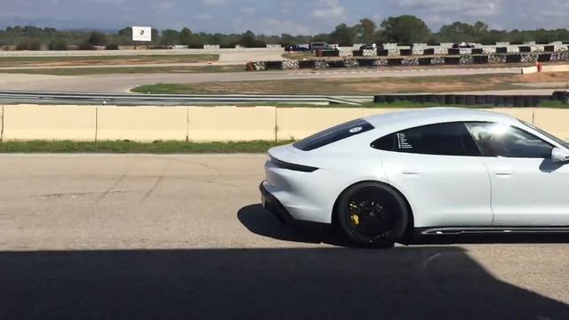Porsche Taycan Turbo S , 0-100 Km , Launch Control, Sound On