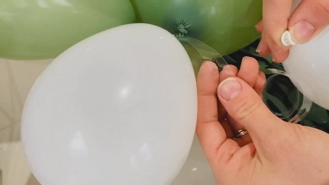 BALLOON GARLAND TUTORIAL ( Balloon Decoration Ideas ) Balloon Arch With Strip