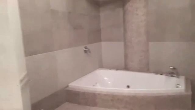 Модная ванная джакузи с полукруглыми ступеньками!! смотреть онлайн