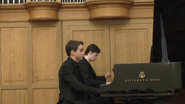 А. Шнитке "Гоголь-сюита" из музыки к спектаклю "Ревизская сказка", части "Шинель" и "Чиновники" смотреть онлайн