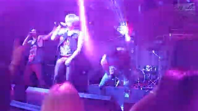 Quest Pistols В ТАГАНРОГЕ 06.04.2012 смотреть онлайн