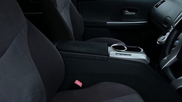 2011 Toyota Prius Alpha 'G' 7-Seater Hybrid смотреть онлайн