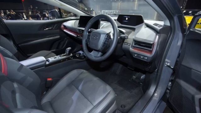 Новый Toyota Prius 2023г