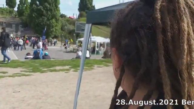 Livebericht Von Der Der Querdenker - Demontrations-Beschäftigungstherapie In Der Deurtschland GmbH