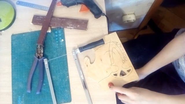 Как Сделать Тычковые Ножи Из CS:GO Из Фанеры. смотреть онлайн