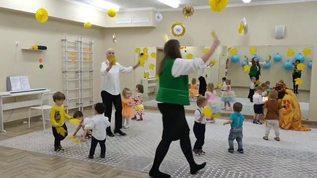 Осенний утренник в младшей группе смотреть онлайн