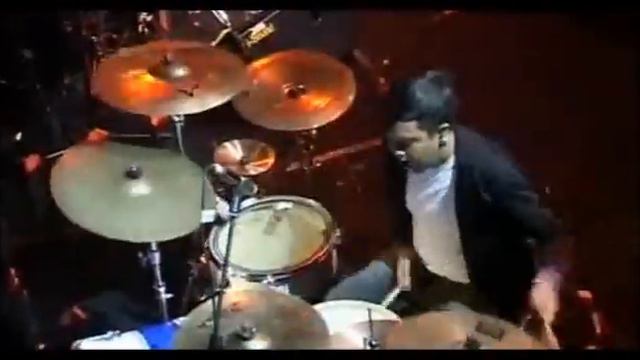 Ozom - Hitam Putih Dunia [Rocket Rockers] - Bandung Drums Day 2010 смотреть онлайн