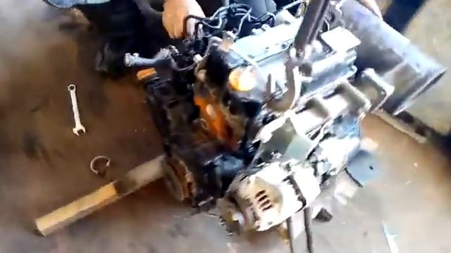 Запуск двигателя YANMAR  3TNV76