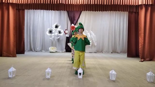 "Маленькие гномики", Исполняют: "Танцевальный коллектив "Карусель" смотреть онлайн