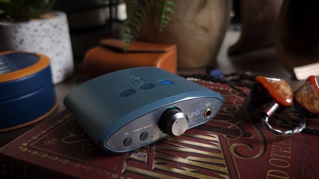 Ifi Uno Mini Desktop DAC/Amp смотреть онлайн