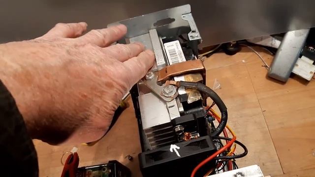 Мощная электронная нагрузка для настройки мощных блоков питания и теста любых аккумуляторов. смотреть онлайн