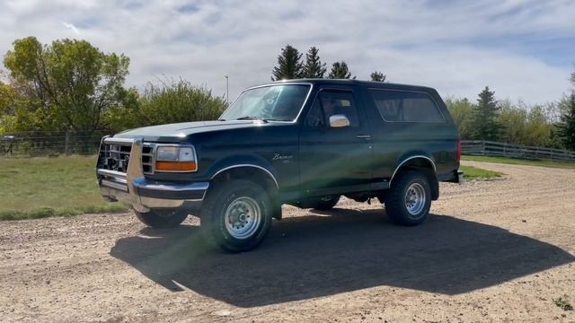 Lot 2 - 1993 Ford Bronco 302 SUV смотреть онлайн