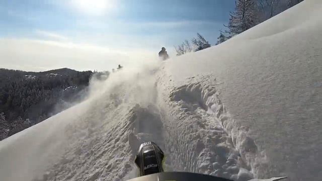 попали в свежий снег! #сноубайк #Сахалин #snowbike #yetisnowmx #gopro смотреть онлайн