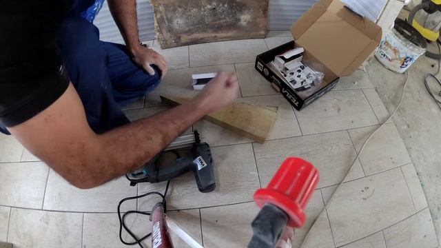 Гвоздезабивной пистолет Tesla tes 2000 смотреть онлайн