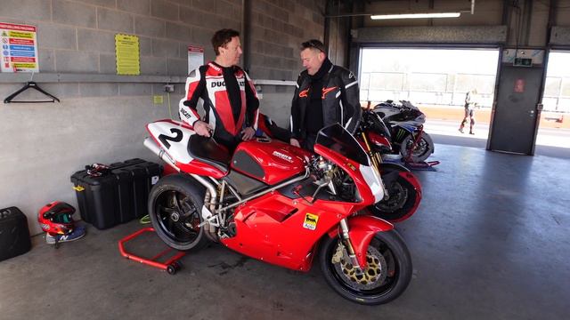 First Bennett’s Track Day on Ducati Streetfighter V4 смотреть онлайн