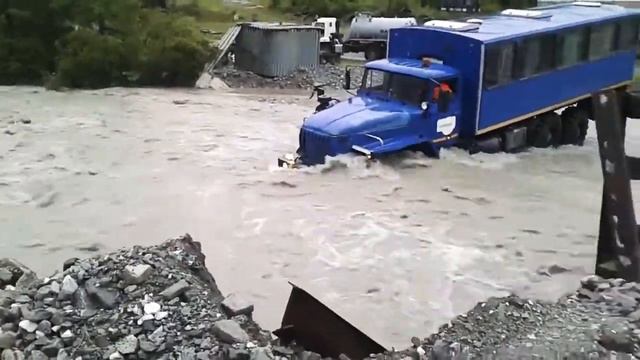 Урал через горную реку смотреть онлайн