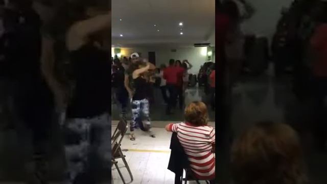 Salsa en línea Luis & aly Sánchez salón Romo G y R смотреть онлайн