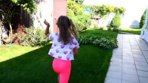 ЭКСТРЕМАЛЬНЫЕ ПРЯТКИ во дворе! Кто лучше всех спрячется- получит 100$! Где же спрячется Амелька?