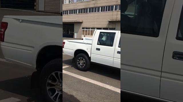 Comparison of Qingling Taga and Isuzu pickup смотреть онлайн