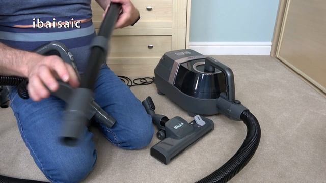 Shark CV100UKT Bagless Cylinder Vacuum Cleaner Review & Demonstration смотреть онлайн