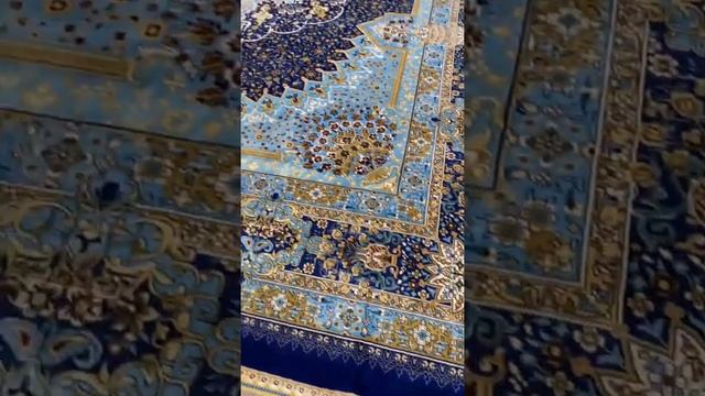 Шелковый ковер из Ирана Фаравахар Кум смотреть онлайн