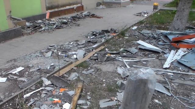 Горловка. ПФ по ул. Рудакова после бомбёжки смотреть онлайн