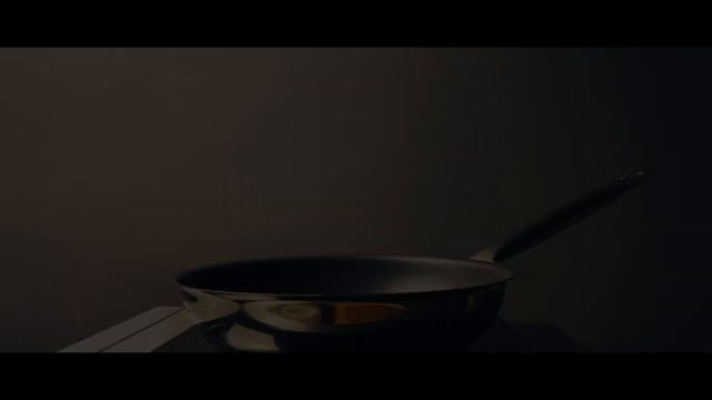 Лапша Удон с креветками . Рекламный видеоролик для ресторана Piu Del Cibo смотреть онлайн