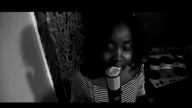 Hyphen ft. Leslie A Rozi (Mikozi live session) смотреть онлайн