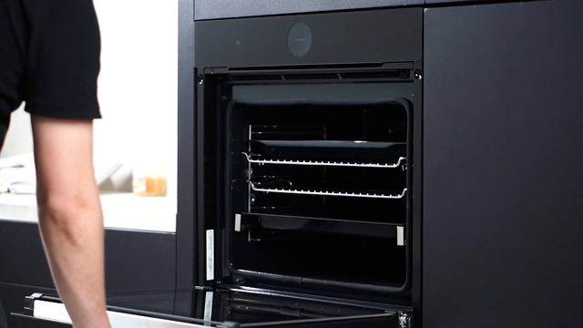 Product Review: Bosch Series 8 60cm Built-in MultiFunction Bosch Black Oven HBG976MB1A смотреть онлайн